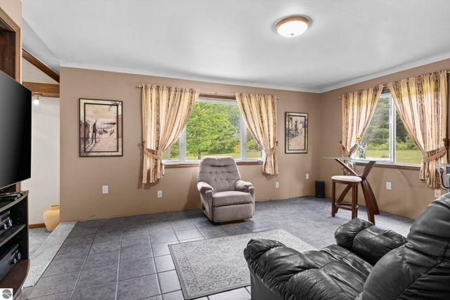 16966 Maple Drive, Leroy, MI 49655