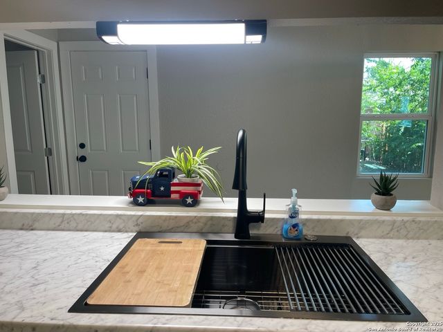 323 Humboldt Street, San Antonio, TX 78211