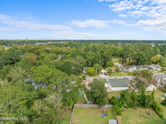 313 Brentwood Avenue, Jacksonville, NC 28540