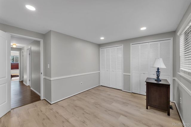 9498 Bassett Street, Livonia, MI 48150