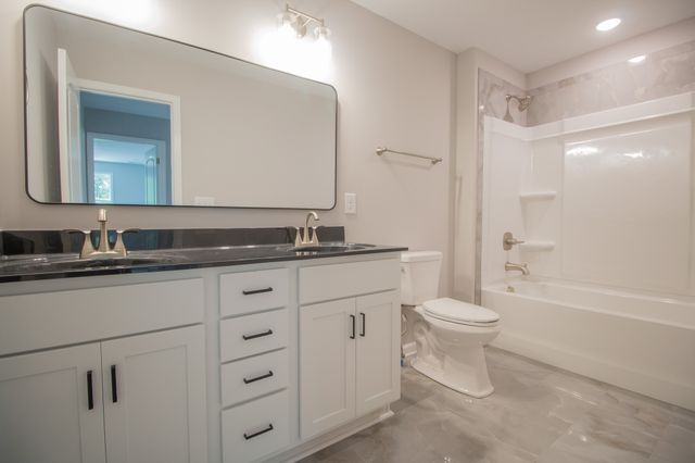 251 Bellshire Dr, Clarksville, TN 37043