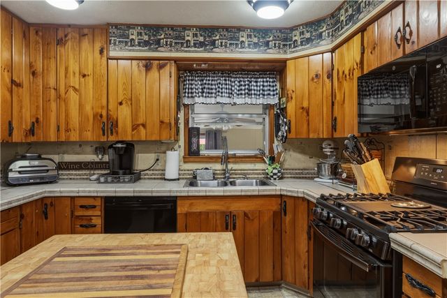 10 Coleman Avenue, Elmira, NY 14905