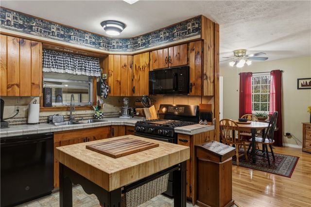 10 Coleman Avenue, Elmira, NY 14905