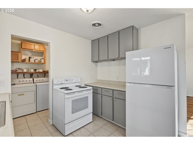 3604 Se 64TH Ave, Portland, OR 97206