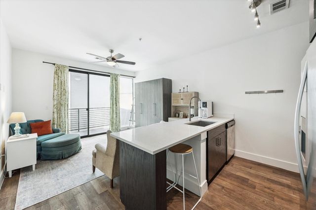 1615 E 7th ST 306, Austin, TX 78702