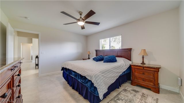 2411 SE 8th PL, Cape Coral, FL 33990