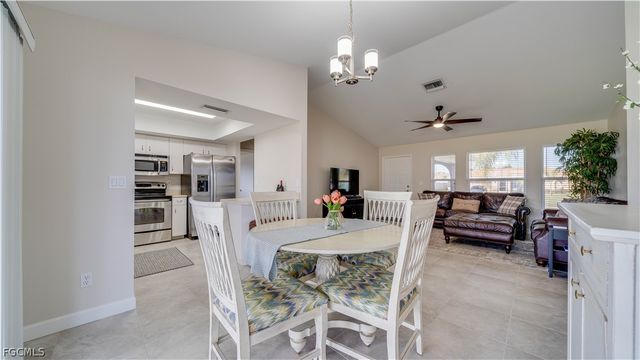 2411 SE 8th PL, Cape Coral, FL 33990