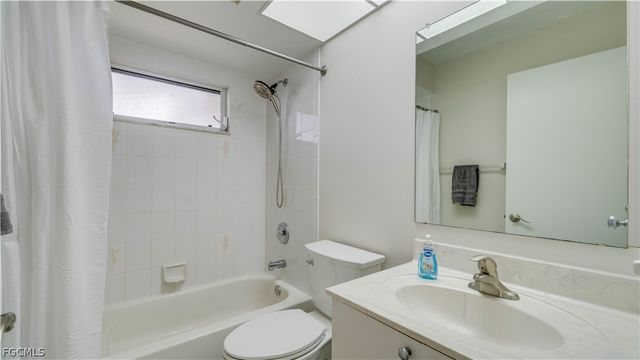 2411 SE 8th PL, Cape Coral, FL 33990