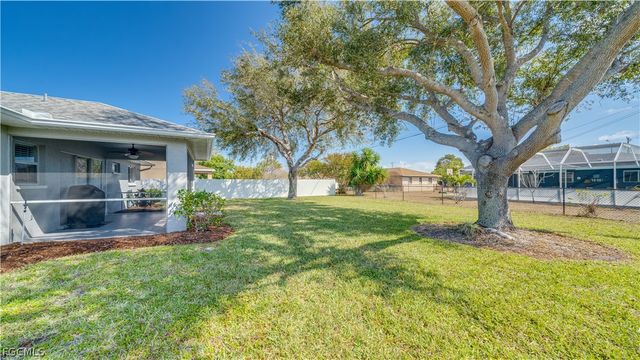 2411 SE 8th PL, Cape Coral, FL 33990