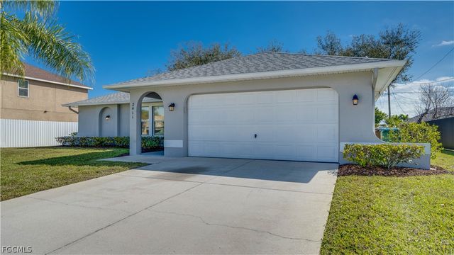 2411 SE 8th PL, Cape Coral, FL 33990