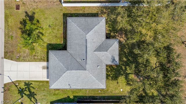 2411 SE 8th PL, Cape Coral, FL 33990