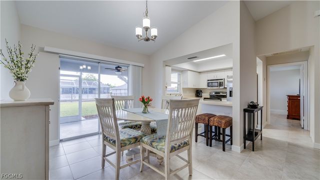 2411 SE 8th PL, Cape Coral, FL 33990