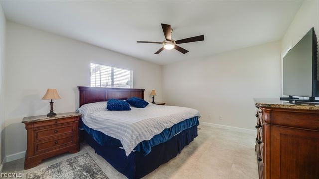 2411 SE 8th PL, Cape Coral, FL 33990