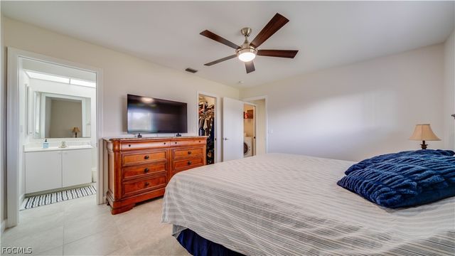 2411 SE 8th PL, Cape Coral, FL 33990