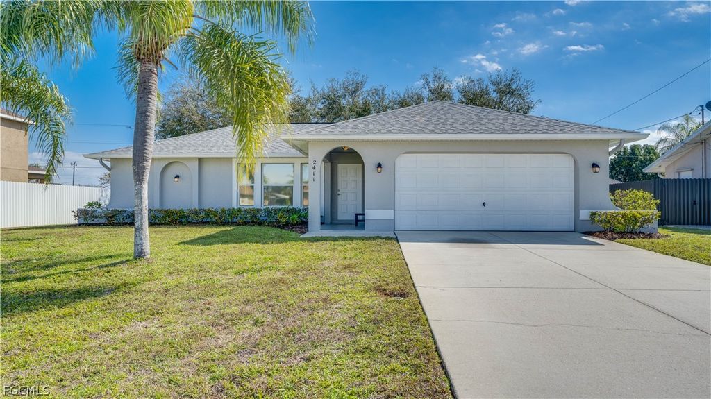 2411 SE 8th PL, Cape Coral, FL 33990