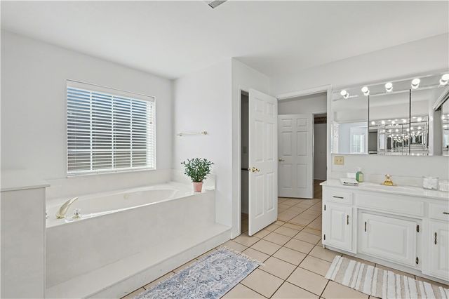 508 Fairway Circle, Springdale, AR 72764