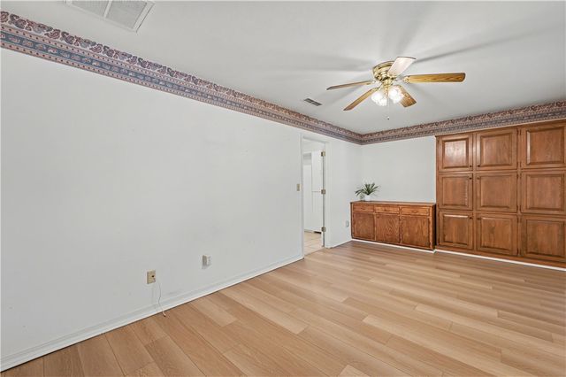 508 Fairway Circle, Springdale, AR 72764