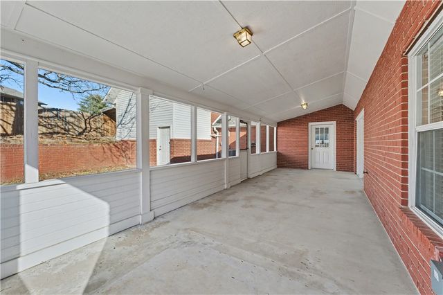 508 Fairway Circle, Springdale, AR 72764