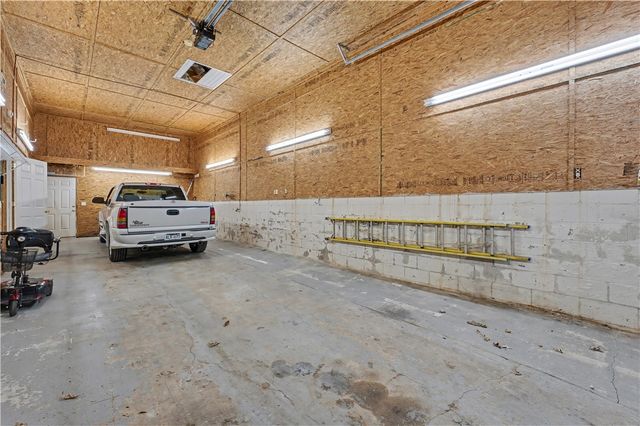 508 Fairway Circle, Springdale, AR 72764