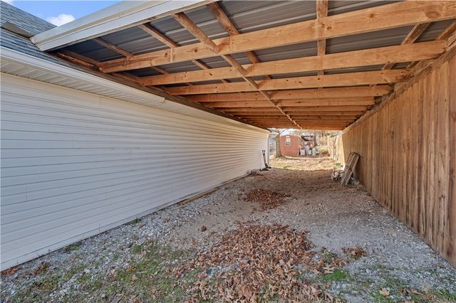 508 Fairway Circle, Springdale, AR 72764