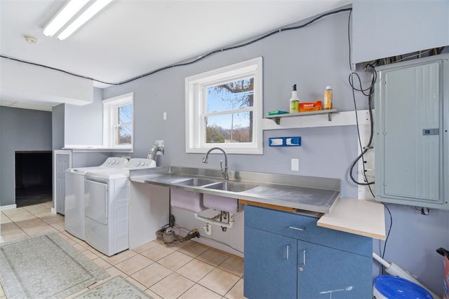 8198 S 24th Street, Kalamazoo, MI 49048