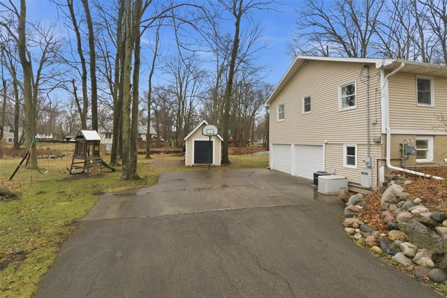 8198 S 24th Street, Kalamazoo, MI 49048