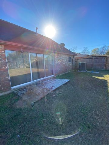 512 Harold Lane, Baytown, TX 77521