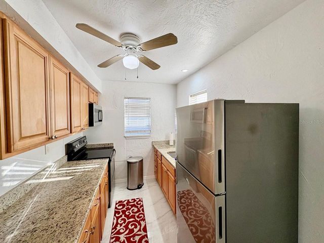 524 E LIME STREET, Tarpon Springs, FL 34689