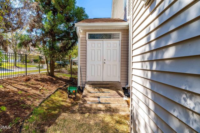 301 Covenant Rock Lane, Holly Springs, NC 27540