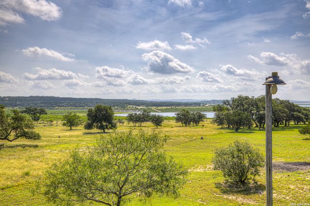 785 Park Shores, Canyon Lake, TX 78133