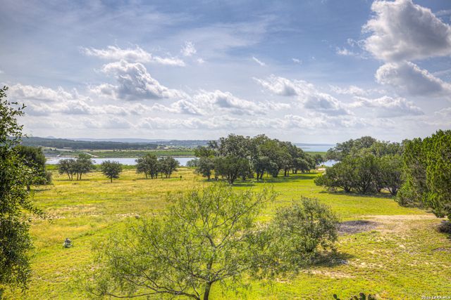 785 Park Shores, Canyon Lake, TX 78133