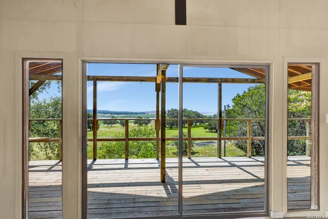 785 Park Shores, Canyon Lake, TX 78133