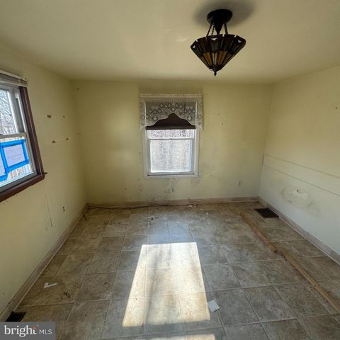 4211 S HUNTER RD, Hampstead, MD 21074