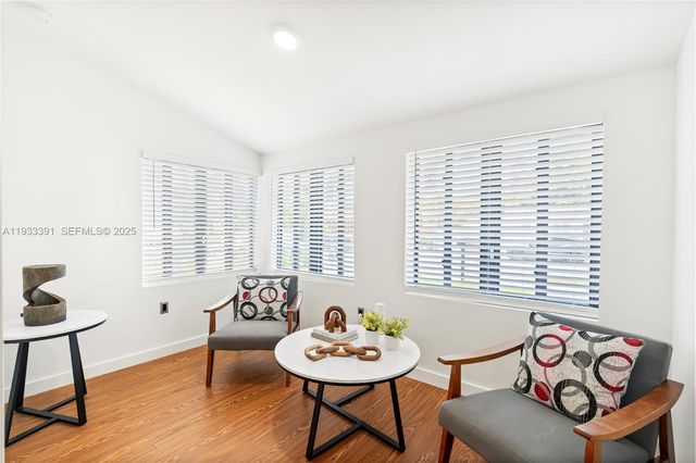 1121 NW 57th St, Miami, FL 33127