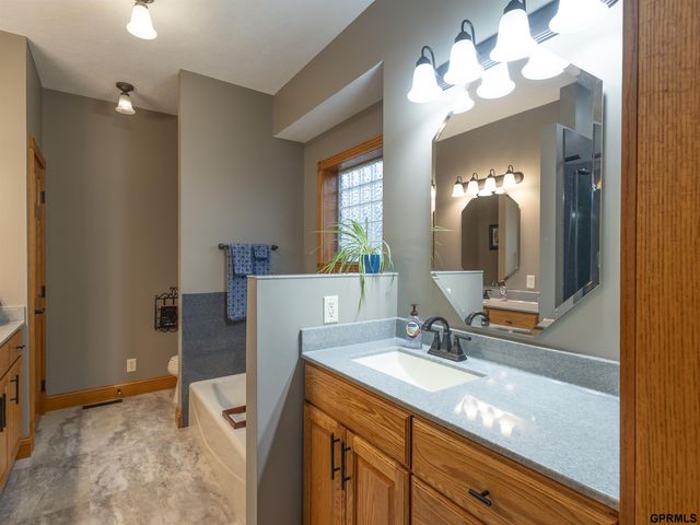 727 Fairway Drive, Milford, NE 68405