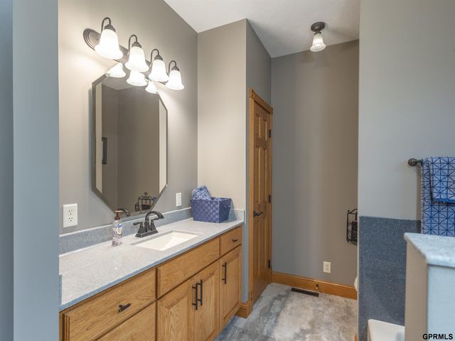 727 Fairway Drive, Milford, NE 68405