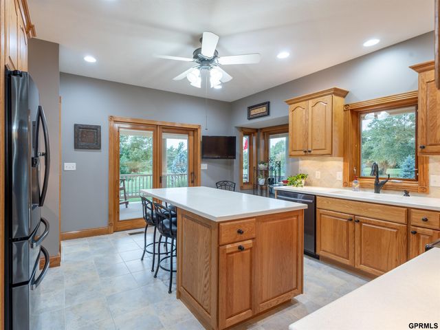 727 Fairway Drive, Milford, NE 68405