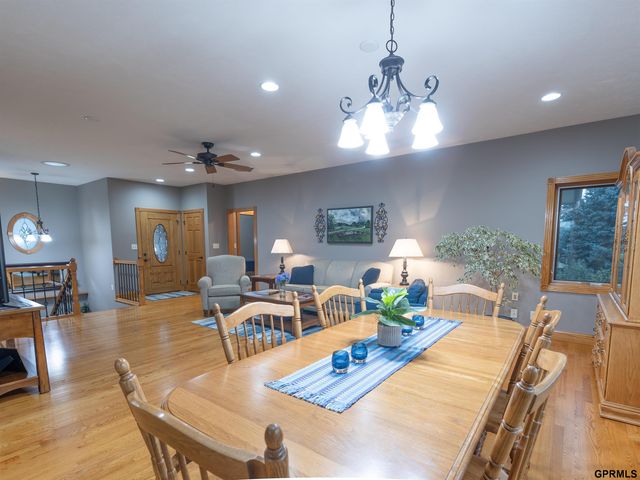 727 Fairway Drive, Milford, NE 68405