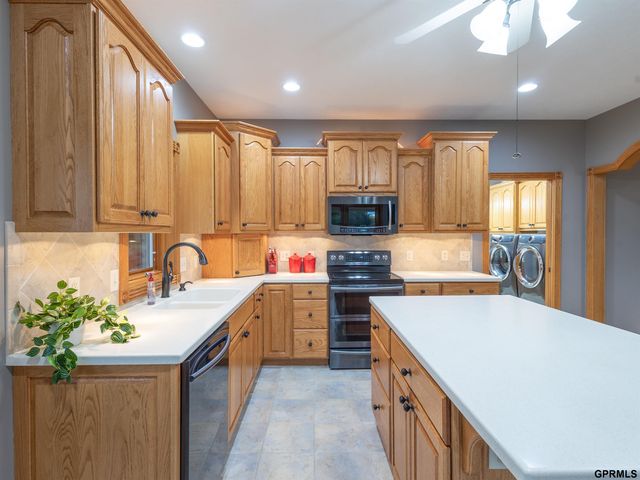 727 Fairway Drive, Milford, NE 68405