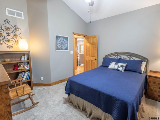 727 Fairway Drive, Milford, NE 68405