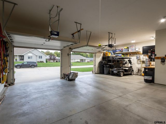 727 Fairway Drive, Milford, NE 68405