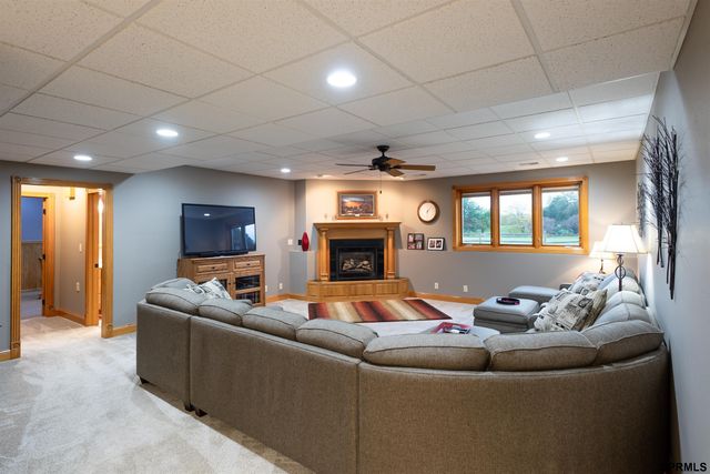 727 Fairway Drive, Milford, NE 68405