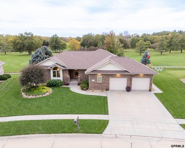 727 Fairway Drive, Milford, NE 68405