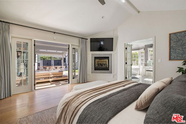 14664 Valley Vista Boulevard, Sherman Oaks, CA 91403