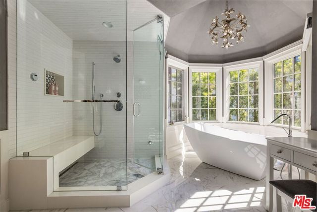 14664 Valley Vista Boulevard, Sherman Oaks, CA 91403