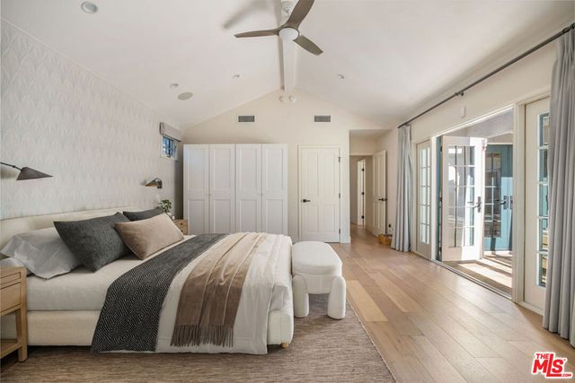 14664 Valley Vista Boulevard, Sherman Oaks, CA 91403