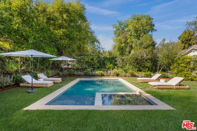 14664 Valley Vista Boulevard, Sherman Oaks, CA 91403