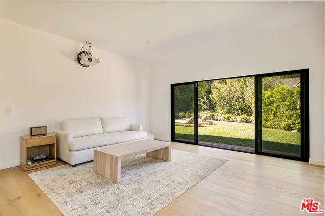 14664 Valley Vista Boulevard, Sherman Oaks, CA 91403