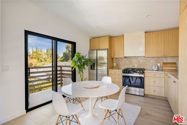 14664 Valley Vista Boulevard, Sherman Oaks, CA 91403