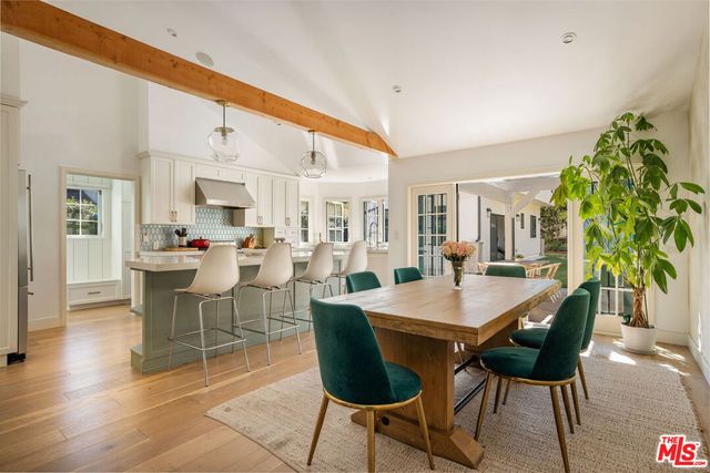 14664 Valley Vista Boulevard, Sherman Oaks, CA 91403